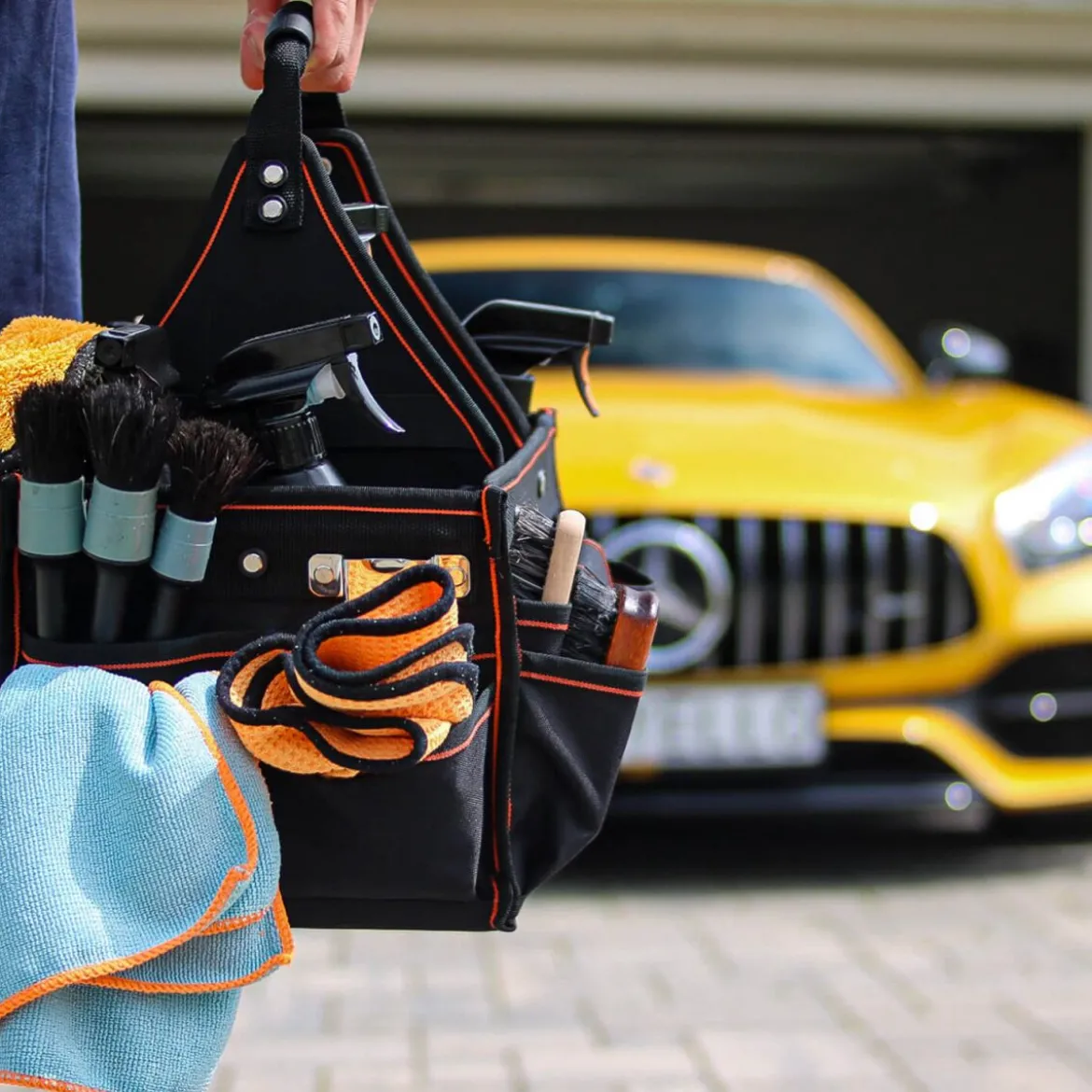 ADBL Necessary Detailing Tasche