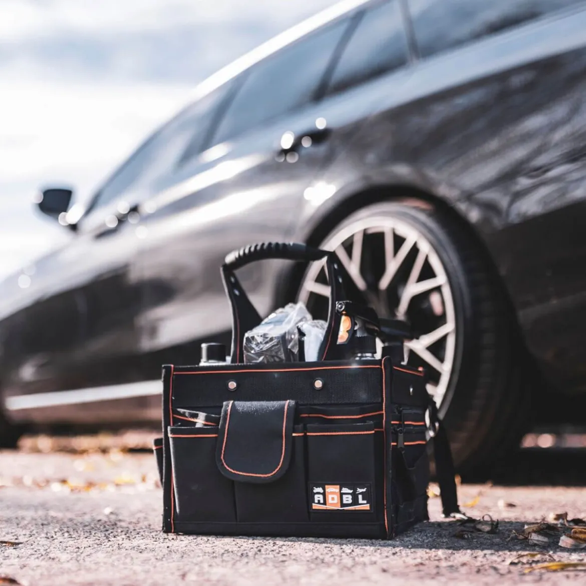 ADBL Necessary Detailing Tasche