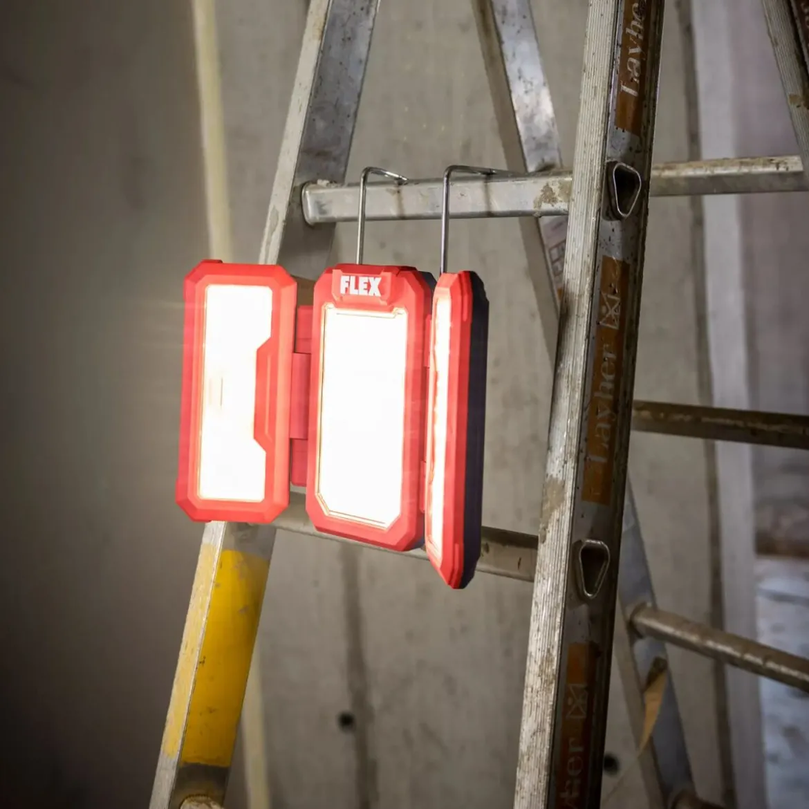 FLEX TL 4000 18.0/230 LED Akku-Baustrahler mit Stativ
